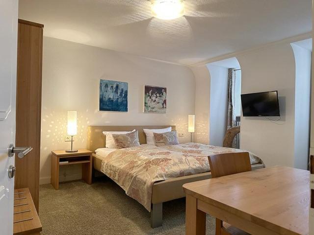 Zum Simonbraeu Hotel Bitburg Buitenkant foto