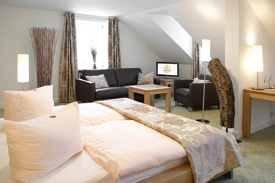 Zum Simonbraeu Hotel Bitburg Buitenkant foto